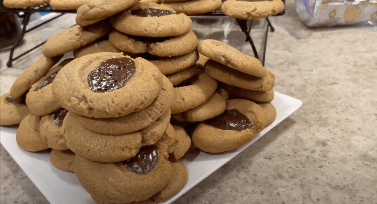 holiday peanut butter cookies